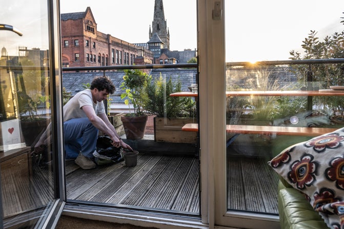 Contestant balcony for the Sky Gardening Challenge.